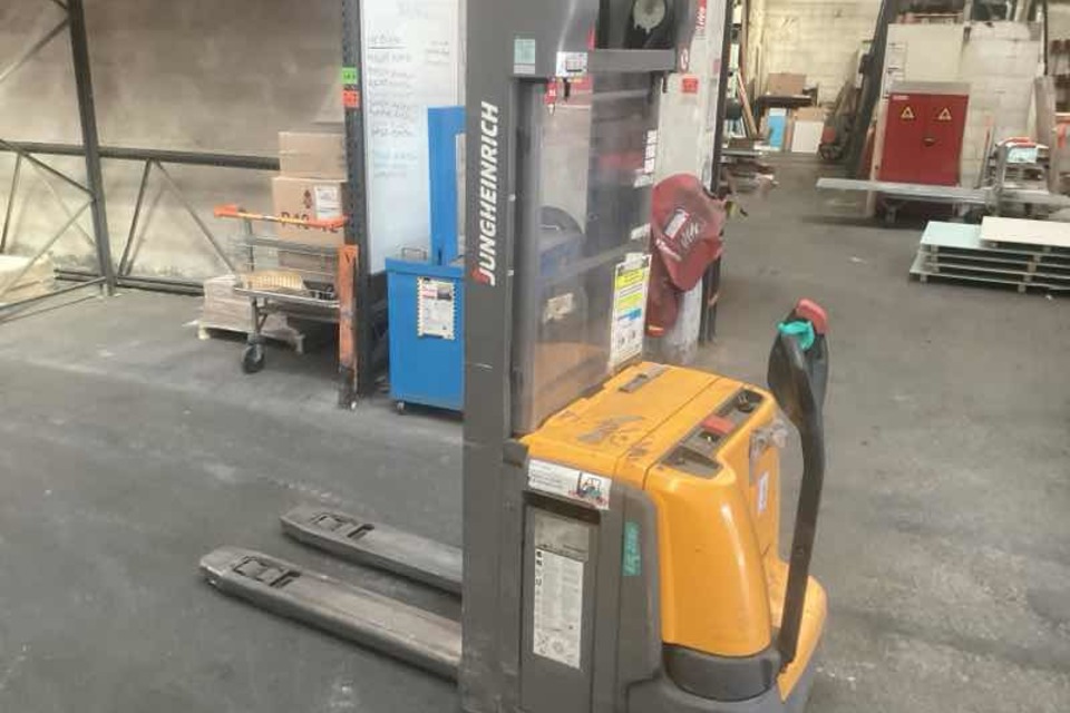 9035655 smarte 1 leftquarter