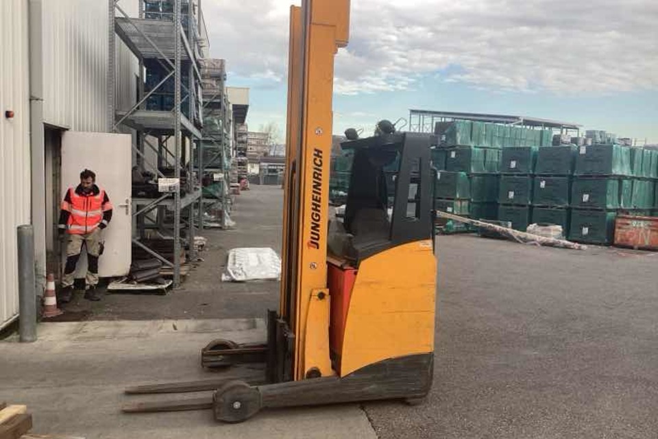 49571 smarte 1 leftquarter