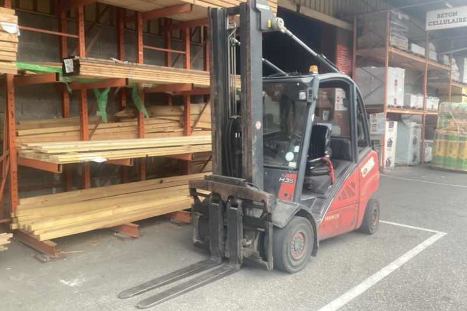 9019822 smarte 1 leftquarter