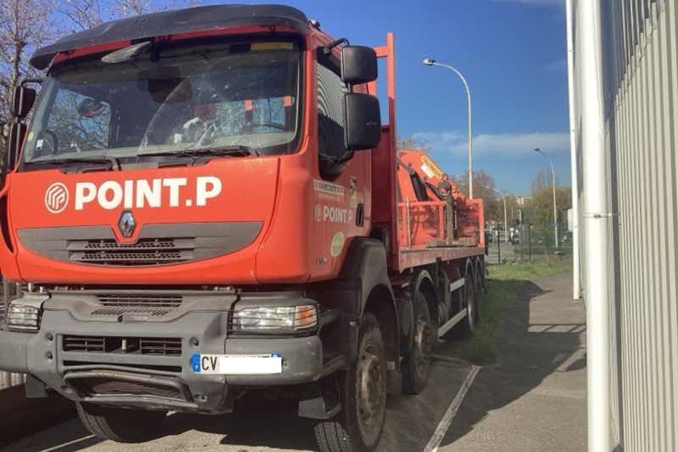 9020260 smarte 1 leftquarter