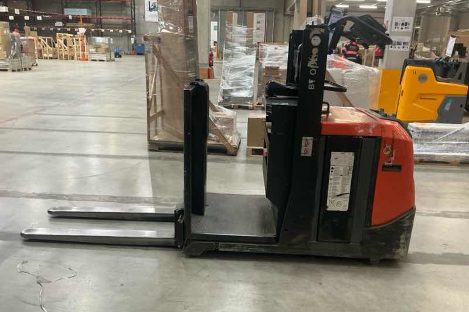 9025684 smarte 2 leftside