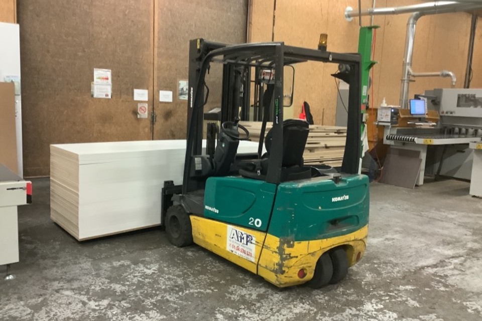 9069450 smarte 1 leftquarter