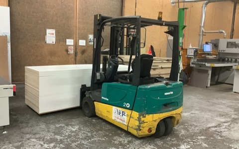 9069450 smarte 1 leftquarter