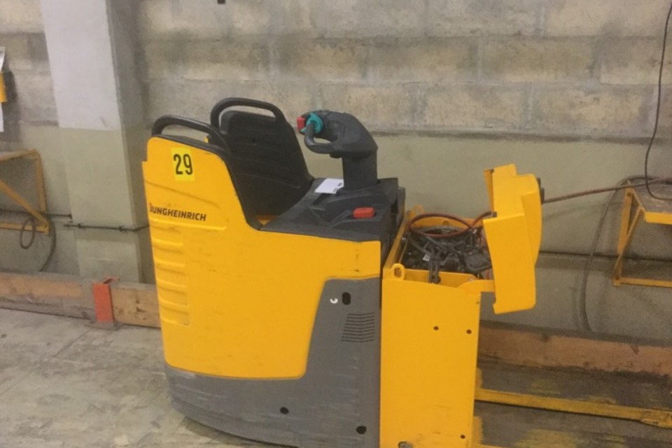 9038402 smarte 1 leftquarter