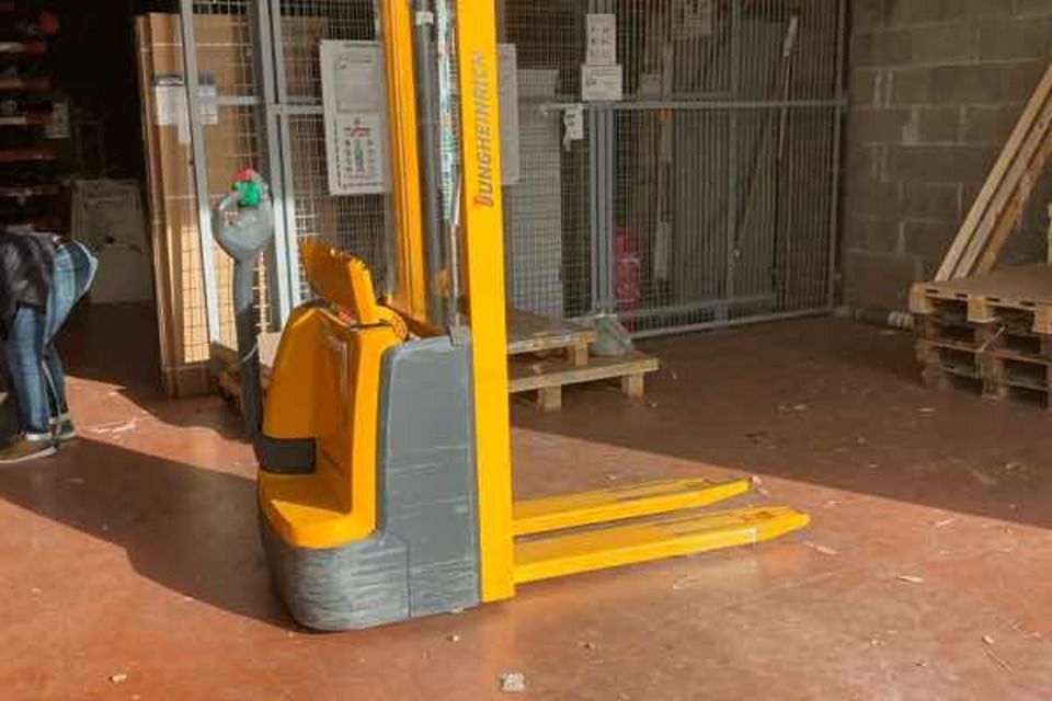 9028508 smarte 1 leftquarter