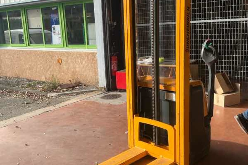 9028508 smarte 4 rightquarter