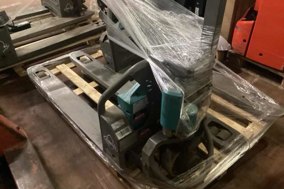 9063458 smarte 1 leftquarter