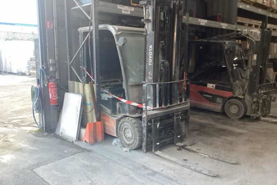 9044450 smarte 4 rightquarter