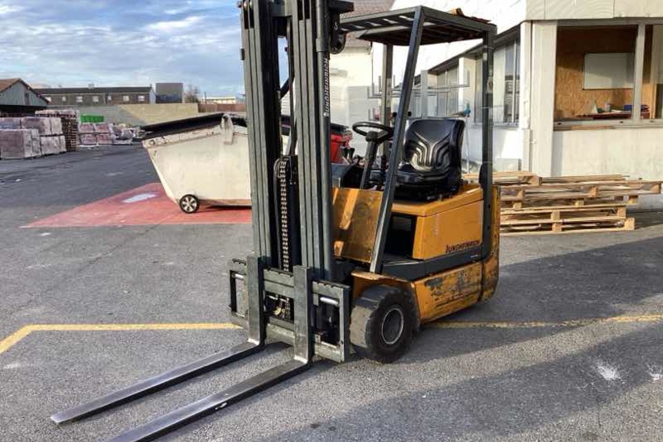 9030044 smarte 1 leftquarter