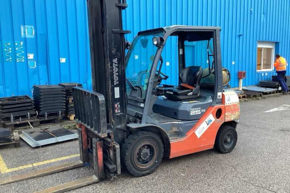 9037161 smarte 4 rightquarter