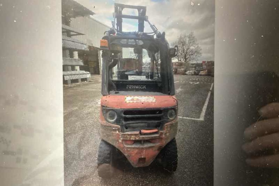 9011241 smarte 4 rightquarter