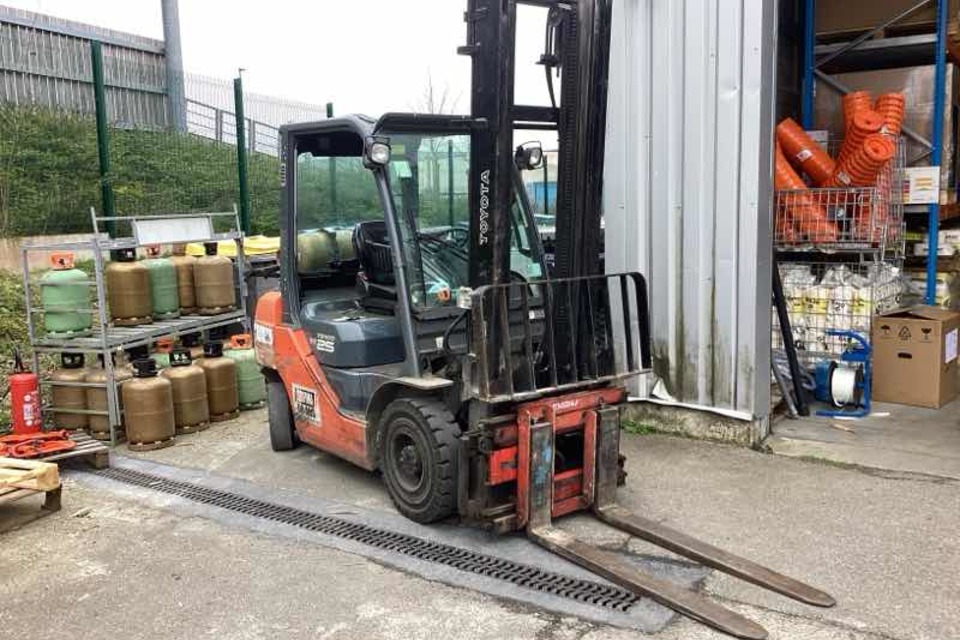 9037208 smarte 4 rightquarter