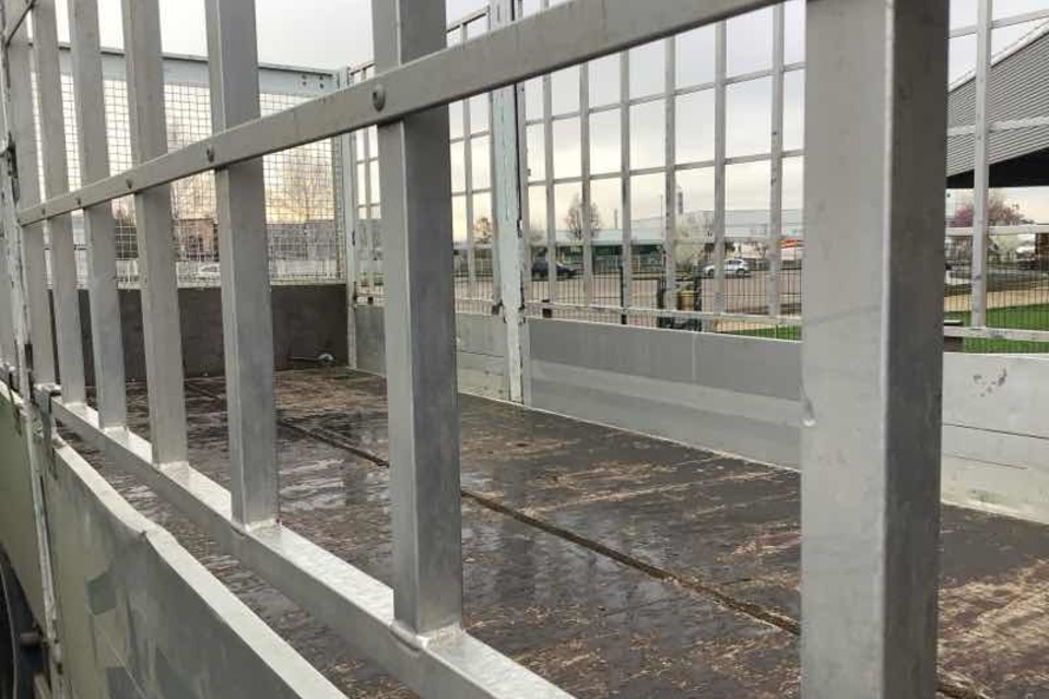 9042937 smarte 4 rightquarter